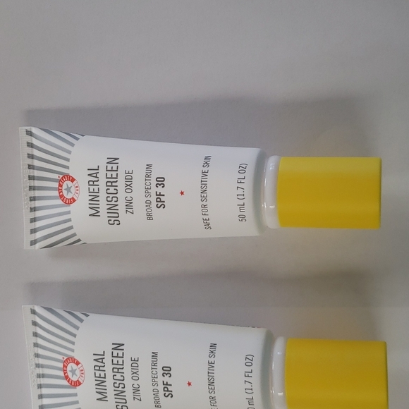 x2 First Aid Beauty Sunscreen SPF 30 Zinc Oxide Broad Spectrum 60 ml - Picture 2 of 9